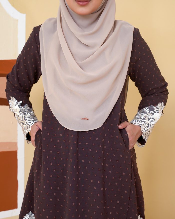 Baju Kurung Pahang Lace Ramadhani 3.0 - Dark Chocolate - Image 4