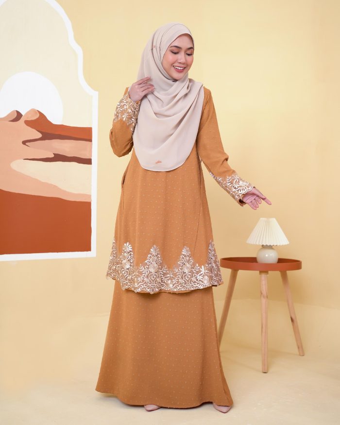 Baju Kurung Pahang Lace Ramadhani 3.0 - Gold Mustard