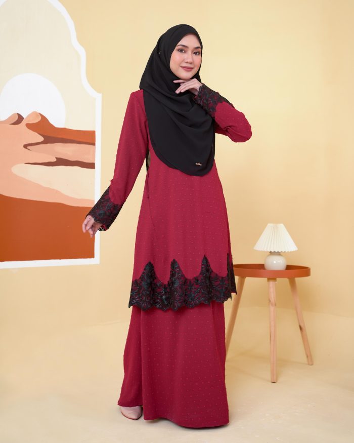 Baju Kurung Pahang Lace Ramadhani 3.0 - Maroon - Image 3