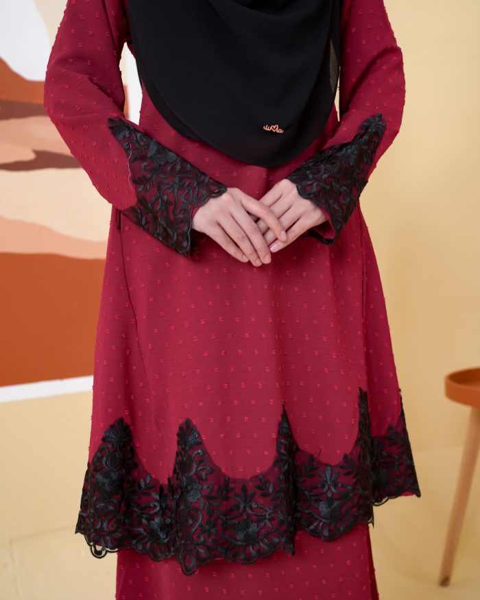 Baju Kurung Pahang Lace Ramadhani 3.0 - Maroon - Image 5