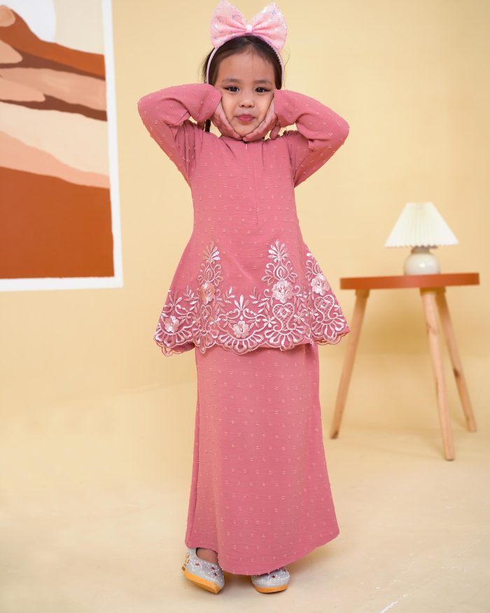 Baju Kurung Pahang Lace Ramadhani Kids 3.0 - Punch Pink - Image 2