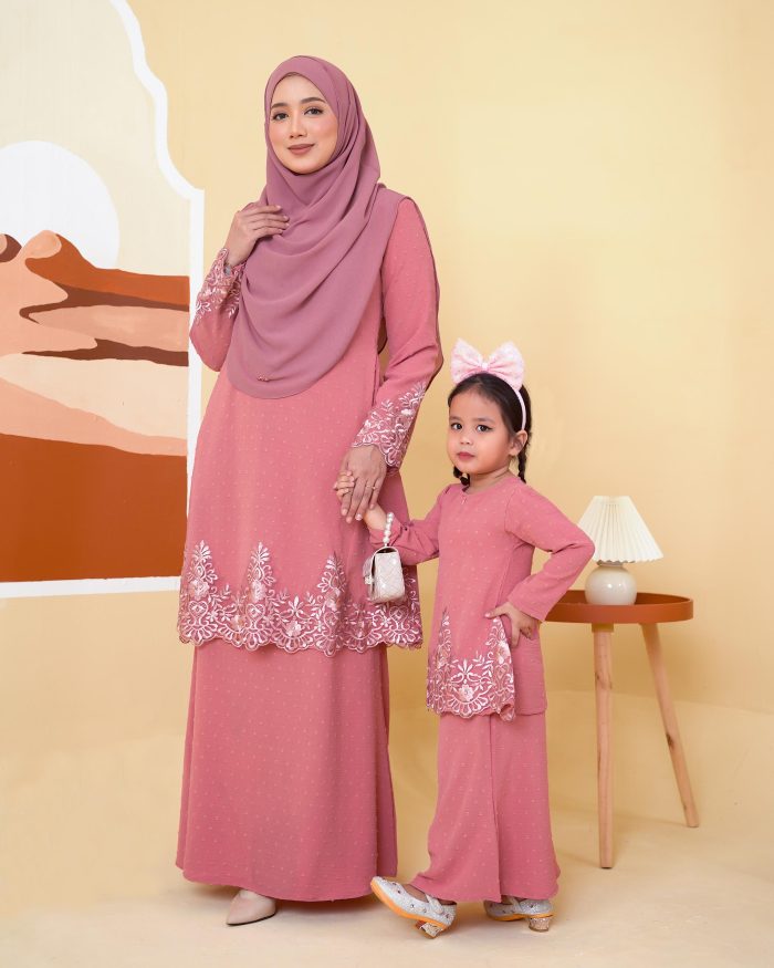 Baju Kurung Pahang Lace Ramadhani Kids 3.0 - Punch Pink - Image 4