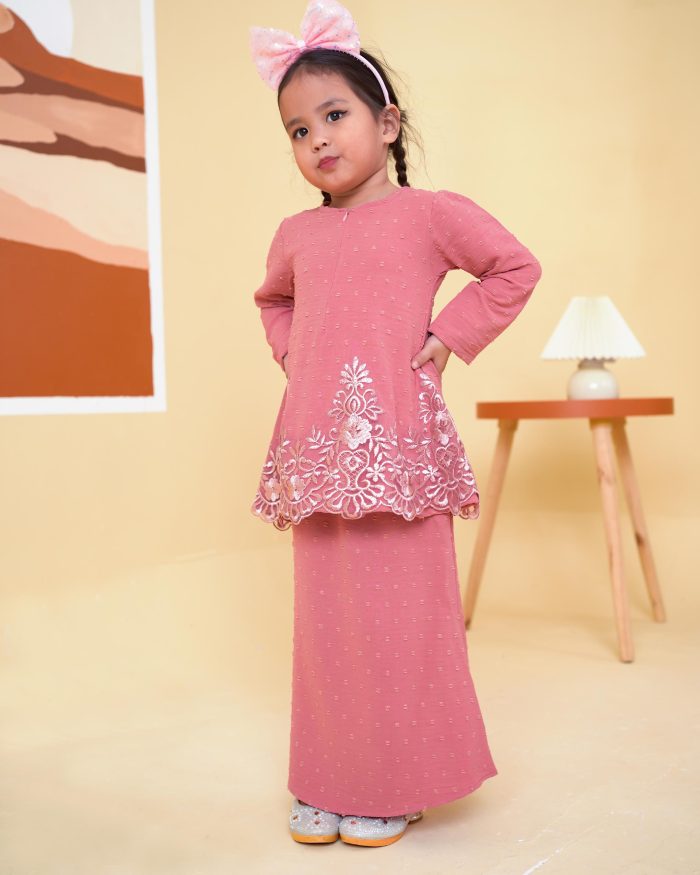 Baju Kurung Pahang Lace Ramadhani Kids 3.0 - Punch Pink - Image 3