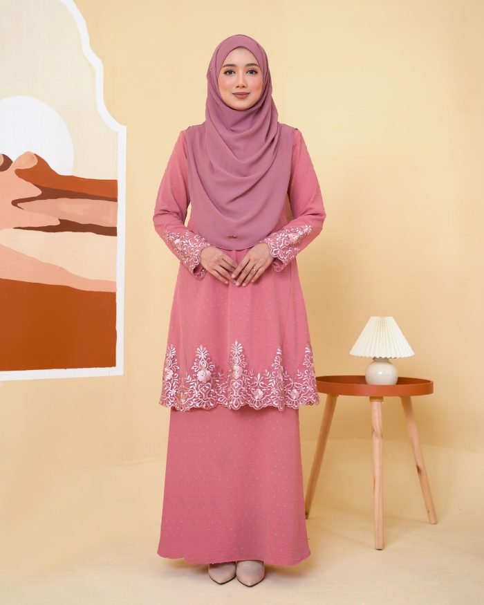 Baju Kurung Pahang Lace Ramadhani 3.0 - Punch Pink - Image 3