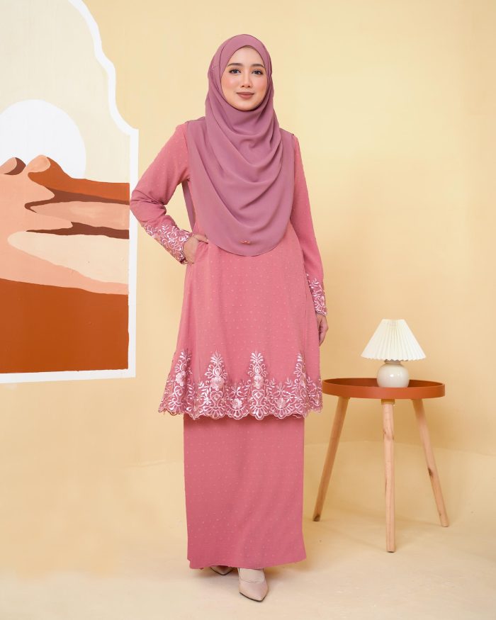 Baju Kurung Pahang Lace Ramadhani 3.0 - Punch Pink