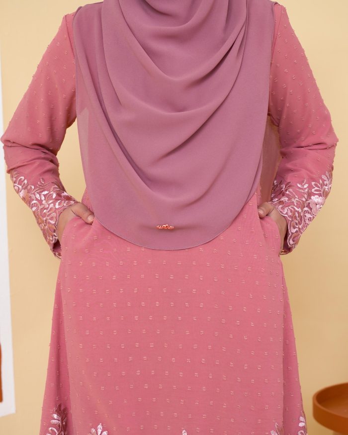 Baju Kurung Pahang Lace Ramadhani 3.0 - Punch Pink - Image 4