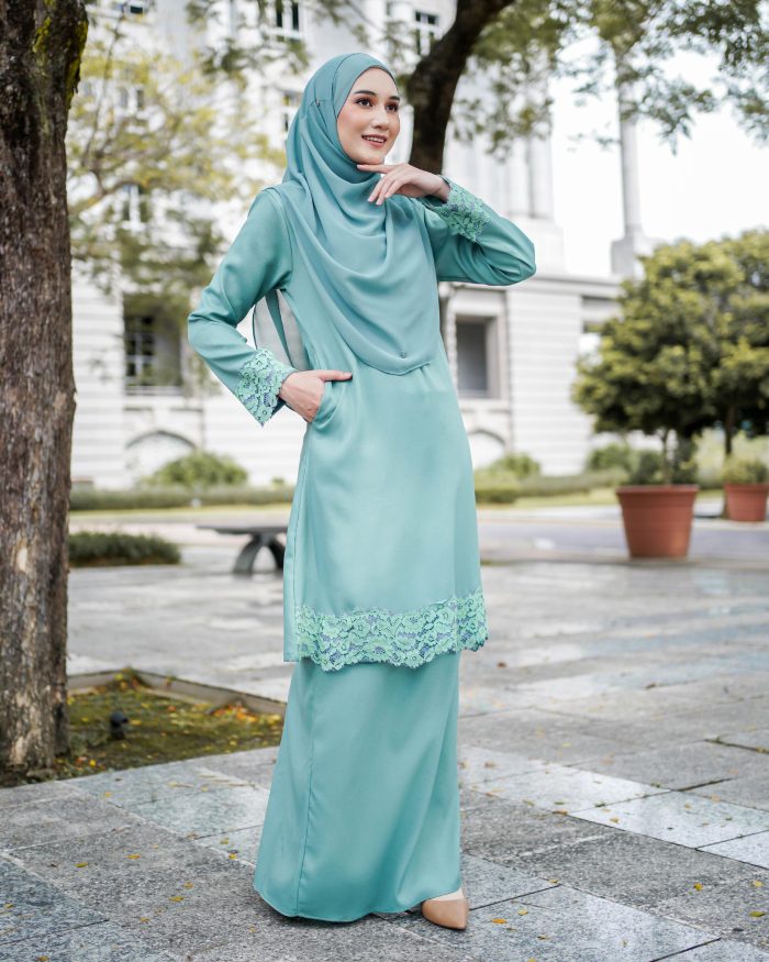 Baju Kurung Riau Lace Saloma 2.0 - Aqua Sky