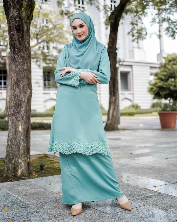 Baju Kurung Riau Lace Saloma 2.0 - Aqua Sky - Image 2