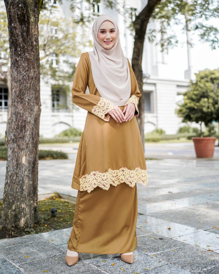 Baju Kurung Riau Lace Saloma 2.0 - Medal Bronze - Image 3