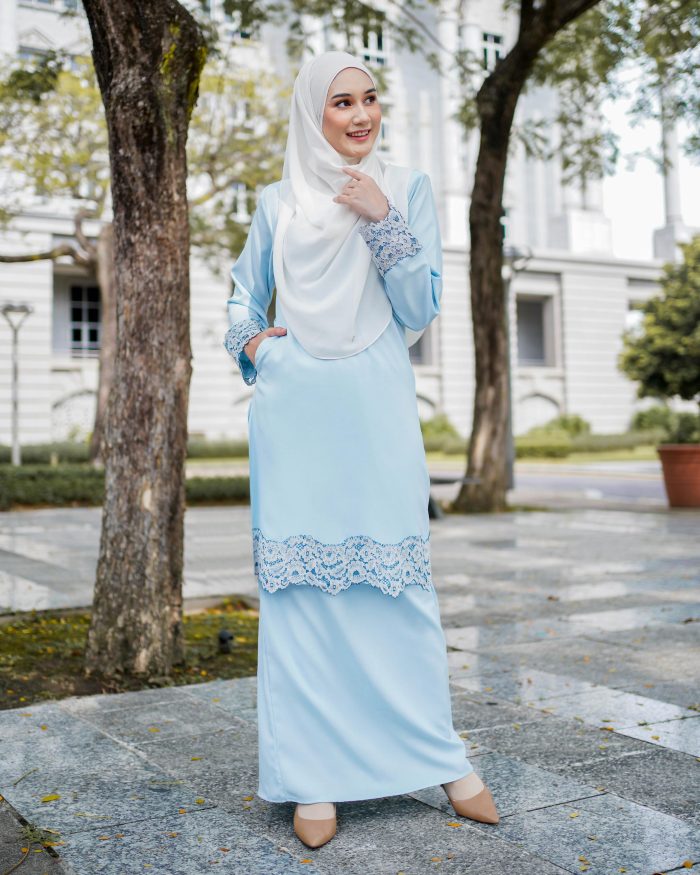 Baju Kurung Riau Lace Saloma 2.0 - Pastel Blue - Image 2