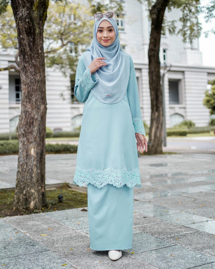 Baju Kurung Riau Lace Saloma 2.0 - Sky Blue