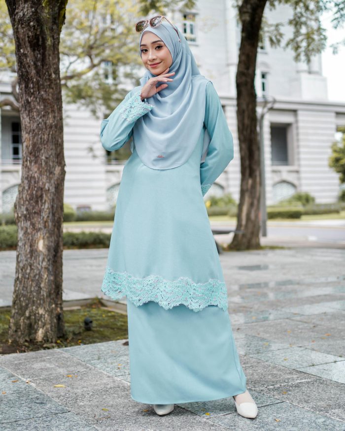 Baju Kurung Riau Lace Saloma 2.0 - Sky Blue - Image 2