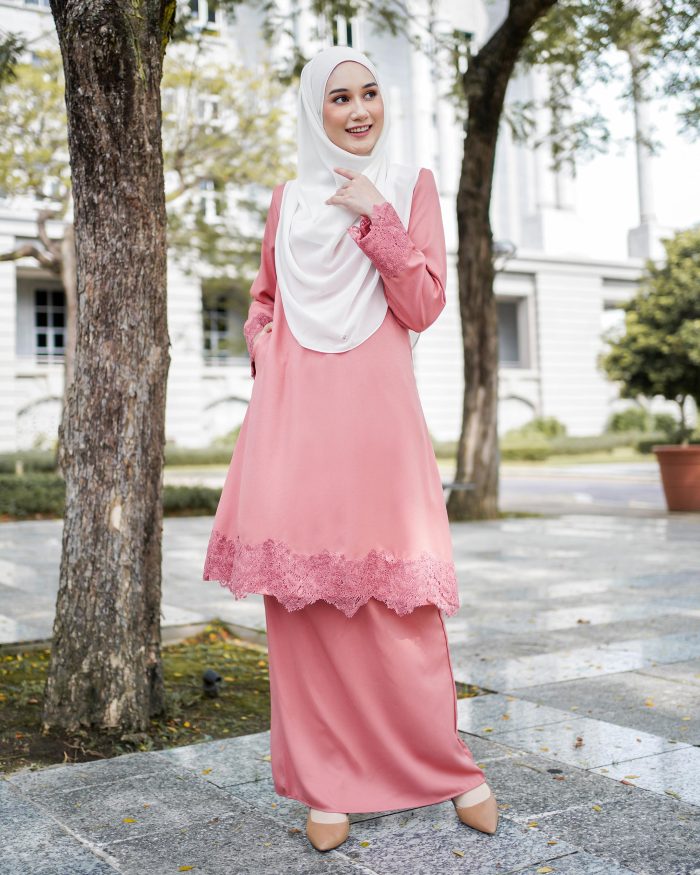 Baju Kurung Riau Lace Saloma 2.0 - Warm Pink - Image 2