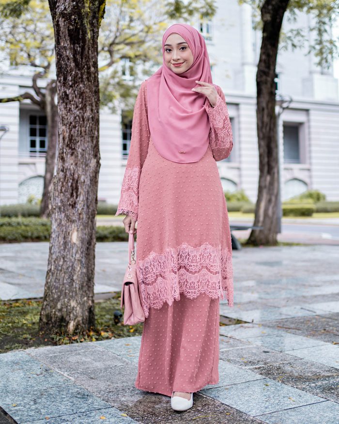 Baju Kurung Riau Lace Suzana - Ardent Coral