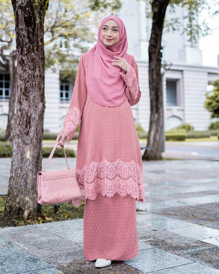 Baju Kurung Riau Lace Suzana - Ardent Coral - Image 2