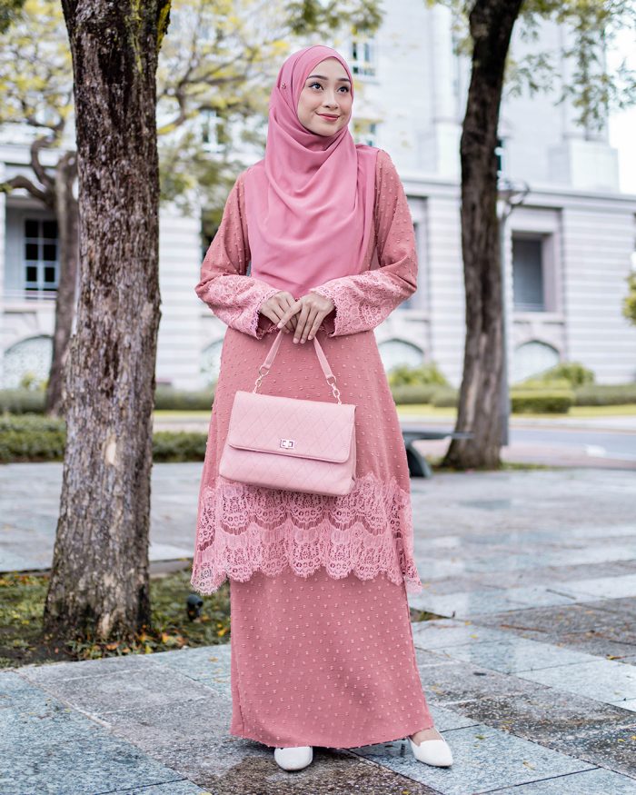 Baju Kurung Riau Lace Suzana - Ardent Coral - Image 3