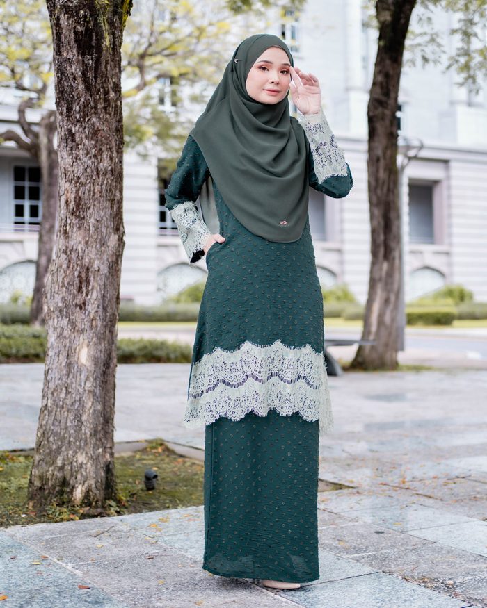 Baju Kurung Riau Lace Suzana - Emerald Green