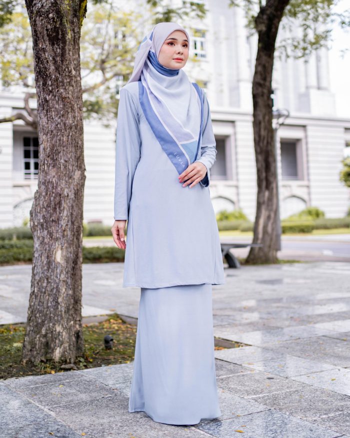 Baju Kurung Pahang Laura Plain 4.0 - Blush Gray - Image 2