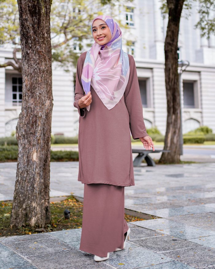 Baju Kurung Pahang Laura Plain 4.0 - Brownie Brown