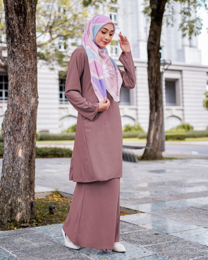 Baju Kurung Pahang Laura Plain 4.0 - Brownie Brown - Image 3