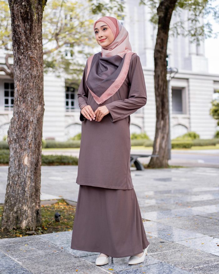 Baju Kurung Pahang Laura Plain 4.0 - Cedar Brown