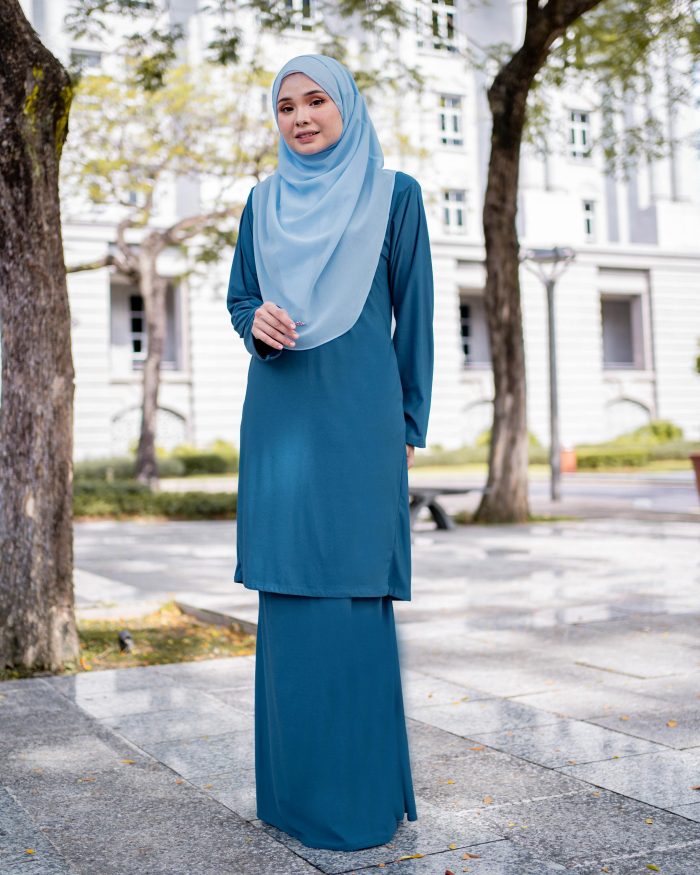 Baju Kurung Pahang Laura Plain 4.0 - Cobalt Teal - Image 3