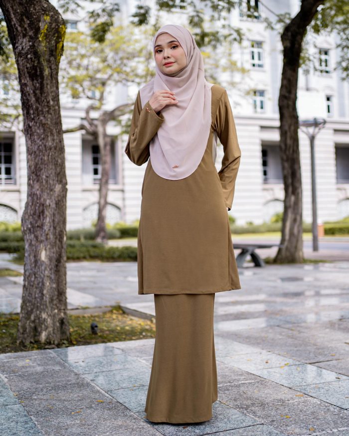 Baju Kurung Pahang Laura Plain 4.0 - Dijon Mustard - Image 2