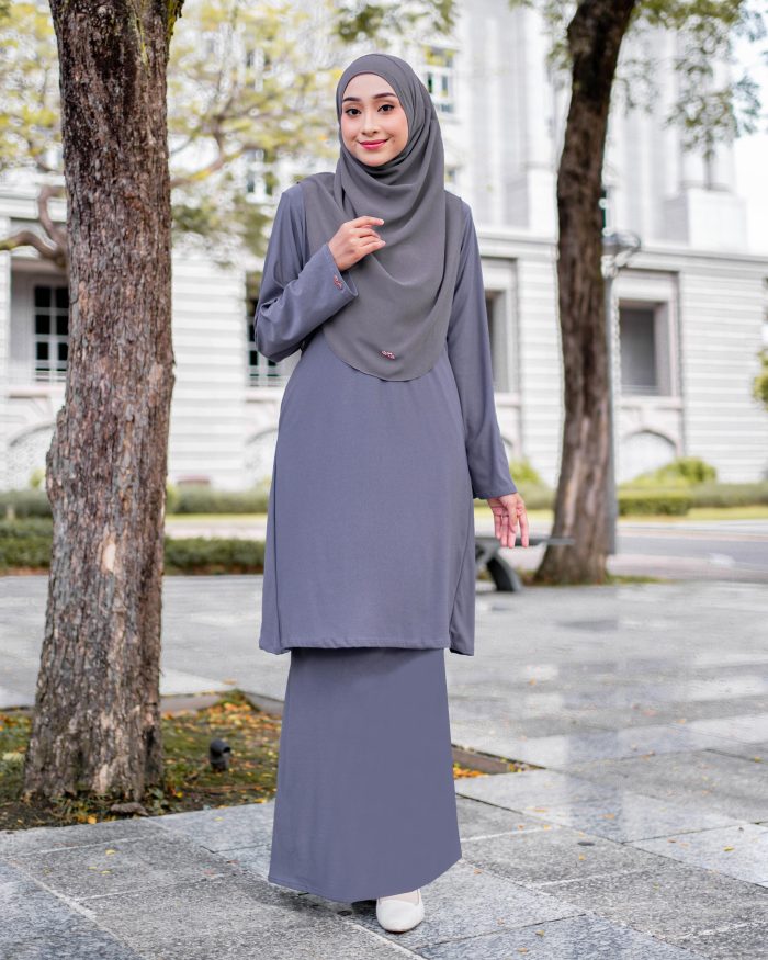 Baju Kurung Pahang Laura Plain 4.0 - Pewter Grey - Image 2