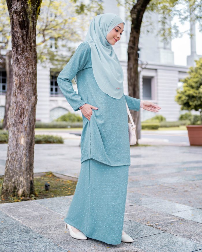 Baju Kurung Layli - Vivid Cerulean - Image 3