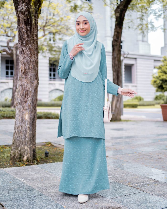 Baju Kurung Layli - Vivid Cerulean - Image 2