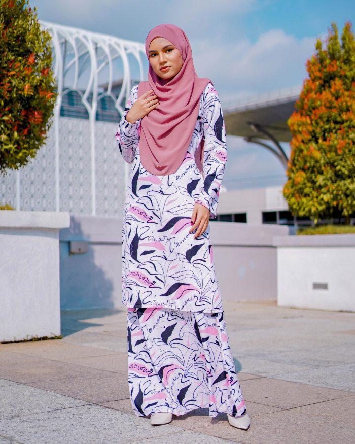 Baju Kurung Pahang Laura Printed 7.0 - Amour Papayawhip
