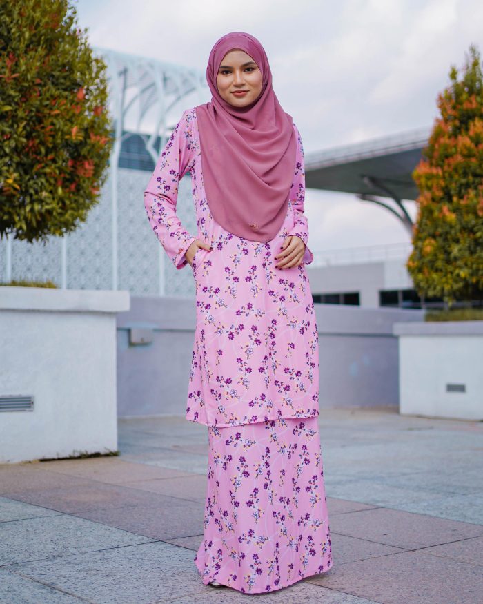 Baju Kurung Pahang Laura Printed 7.0 - Cosmos Pink - Image 2