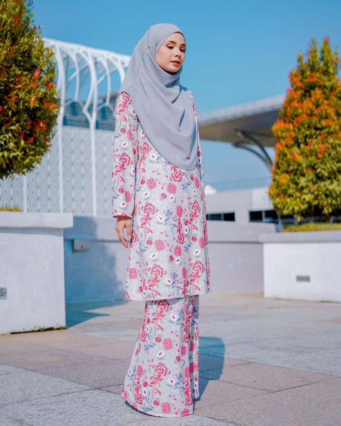Baju Kurung Pahang Laura Printed 7.0 - Fern Anemone - Image 2