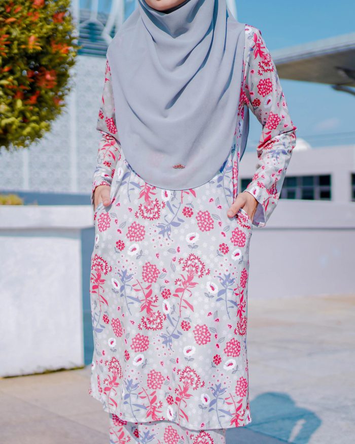 Baju Kurung Pahang Laura Printed 7.0 - Fern Anemone - Image 4