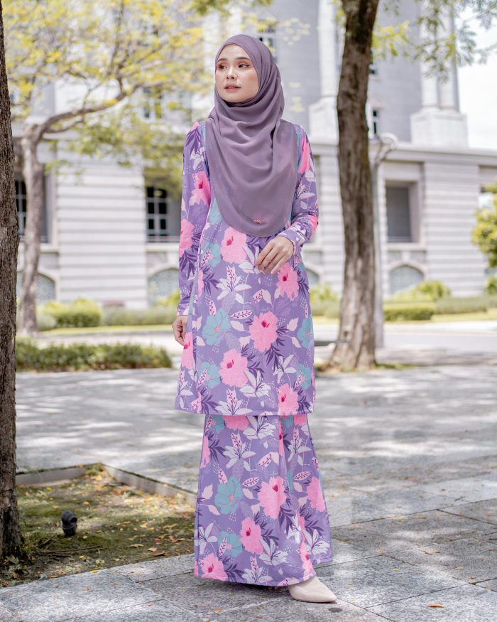 Baju Kurung Pahang Laura Printed 7.0 - Iris Dahlia - Image 2