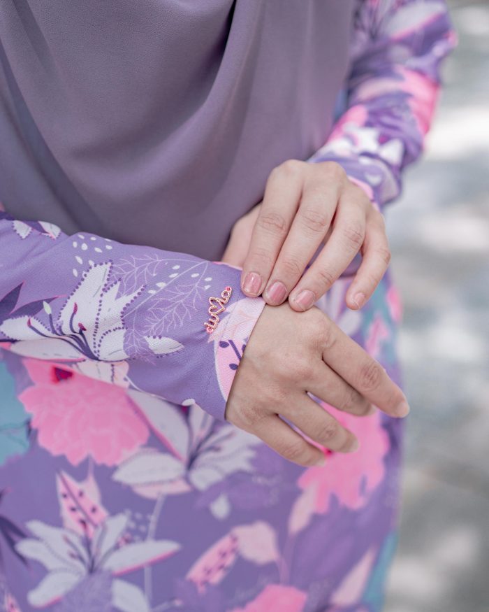 Baju Kurung Pahang Laura Printed 7.0 - Iris Dahlia - Image 3