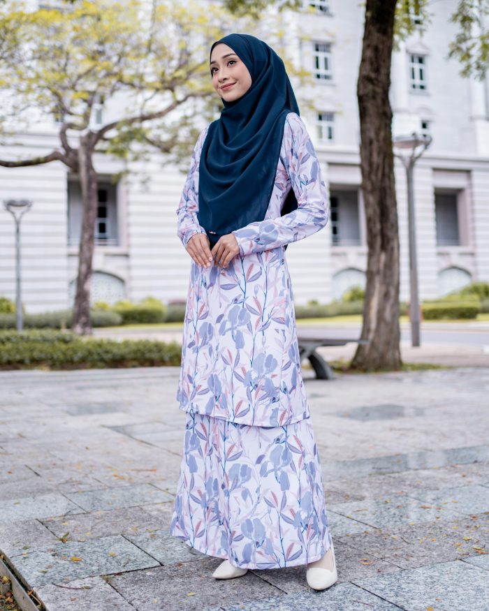 Baju Kurung Pahang Laura Printed 7.0 - La Reina - Image 2