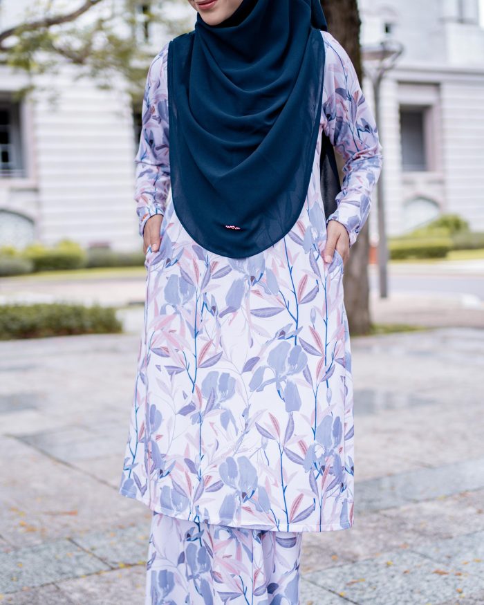 Baju Kurung Pahang Laura Printed 7.0 - La Reina - Image 4