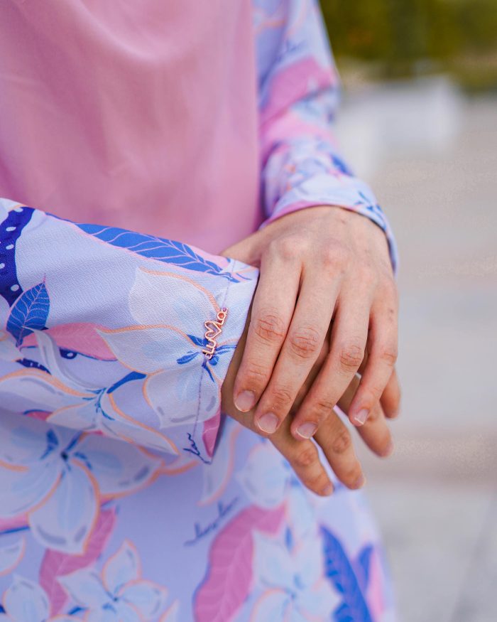 Baju Kurung Pahang Laura Printed 7.0 - Marina Artic - Image 5
