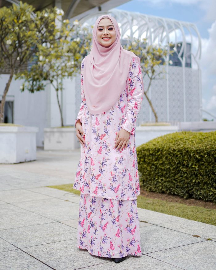 Baju Kurung Pahang Laura Printed 7.0 - Pink Palm - Image 2