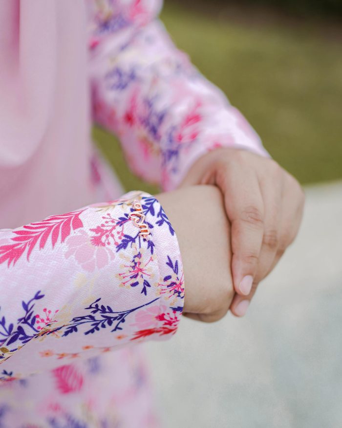 Baju Kurung Pahang Laura Printed 7.0 - Pink Palm - Image 5