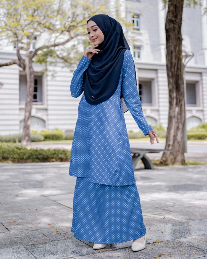 Baju Kurung Pahang Laura Printed 7.0 - Polka Cobalt
