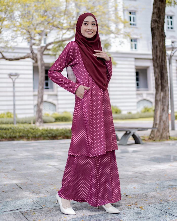 Baju Kurung Pahang Laura Printed 7.0 - Polka Maroon