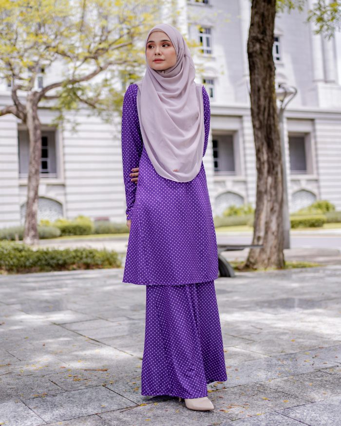 Baju Kurung Pahang Laura Printed 7.0 - Polka Purple - Image 2