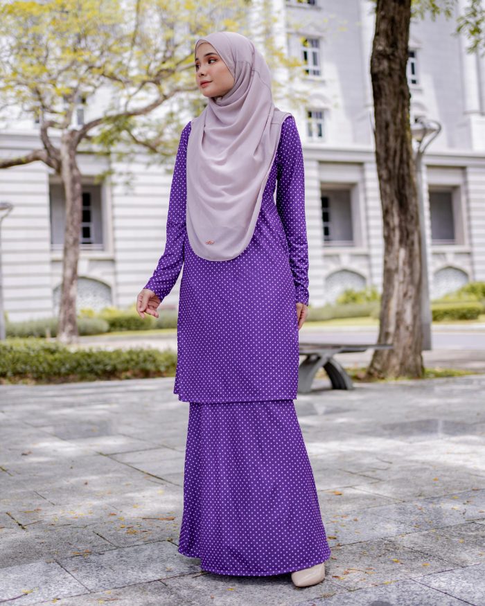 Baju Kurung Pahang Laura Printed 7.0 - Polka Purple - Image 3