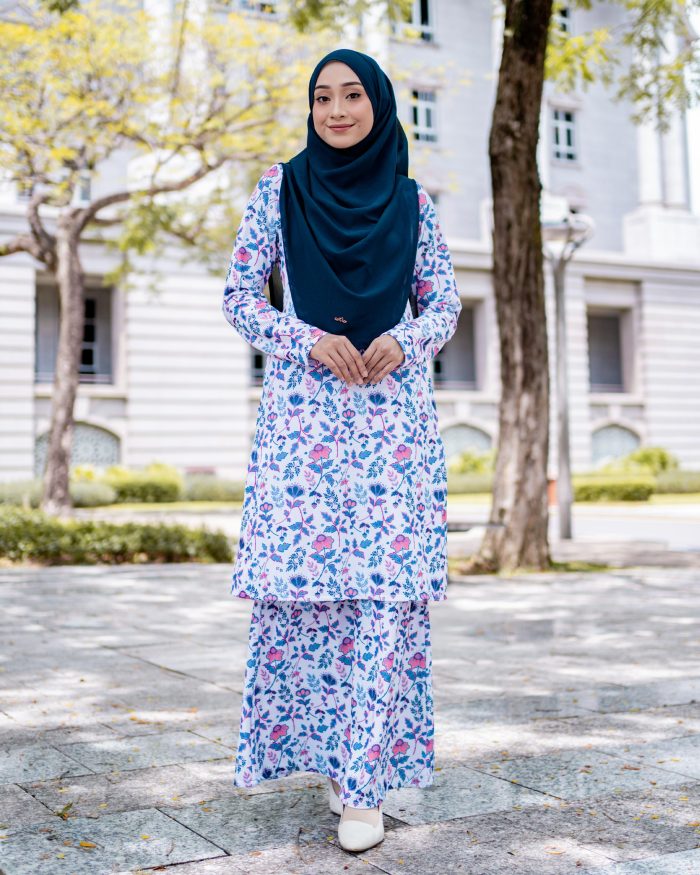 Baju Kurung Pahang Laura Printed 7.0 - Retro Cyclamen - Image 2