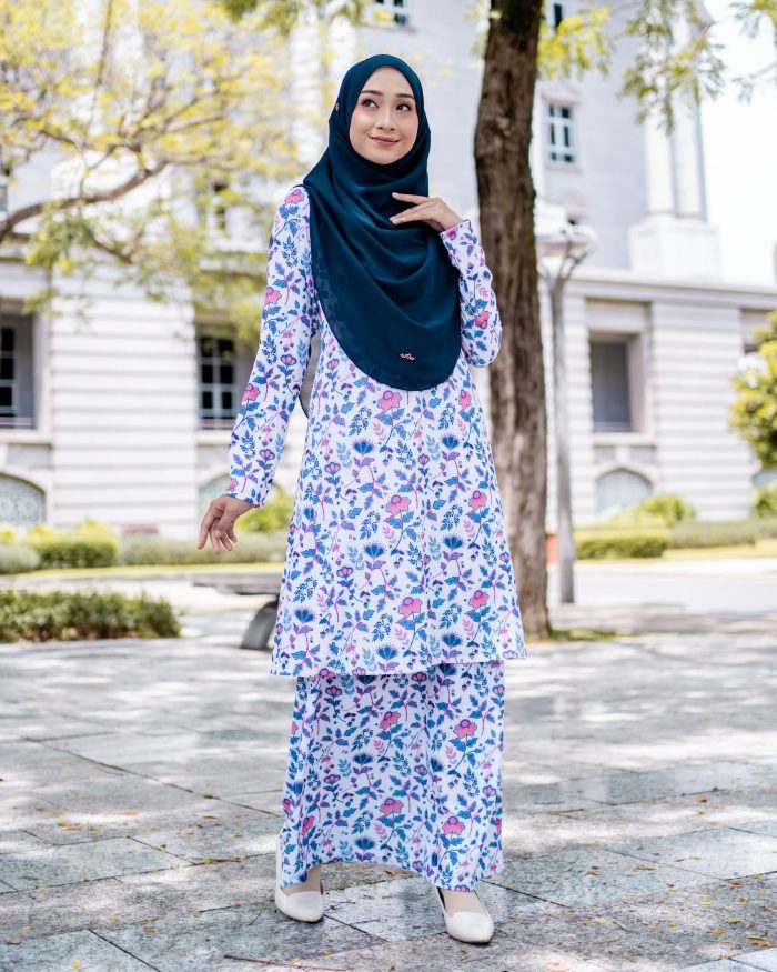 Baju Kurung Pahang Laura Printed 7.0 - Retro Cyclamen