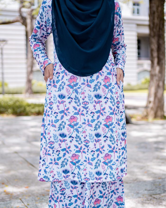 Baju Kurung Pahang Laura Printed 7.0 - Retro Cyclamen - Image 5