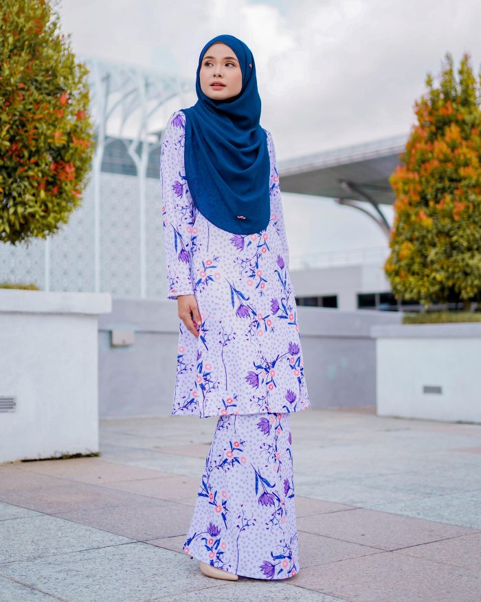 Baju Kurung Pahang Laura Printed 7.0 - Susan Purple - Image 3