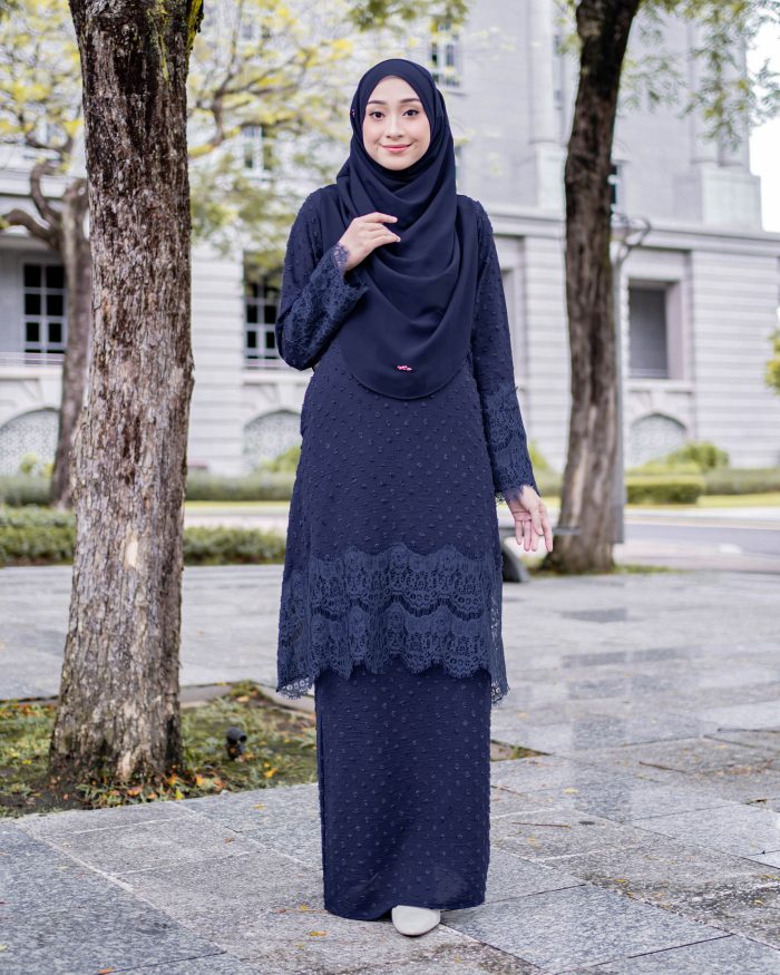 Baju Kurung Riau Lace Suzana - Navy Blue - Image 2